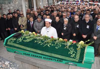 Uşak'ın duayen gazetecisi Coşkun Özler yaşamını yitirdi
