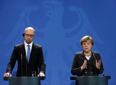 Merkel'den Ukrayna'ya eleştiri