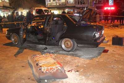 Çalınıp zarar verilerek terk edilen otomobilde bomba paniği