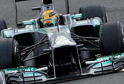 Hamilton üst üste 3. kez ilk cepte