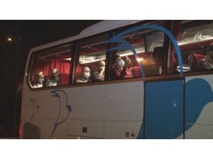 Kısıtlamanın bitmesiyle İzmir Otogarı’nda hareketlilik