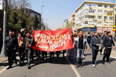 Grup Yorum'a gelenere polis müdahalesi