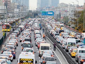 İstanbul - Beşiktaş'ta Trafik Durma Noktasına Geldi