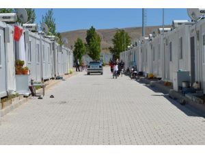 Elazığ'da Konteyner Kentlerde Hayat Normale Dönmeye Başladı