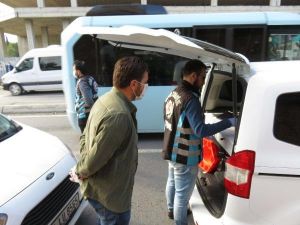 Kartal'da Fazla Yolcusu Olan Minibüsün Sürücüsü: Yolcular Zorla Biniyor