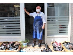 78 yaşındaki ayakkabı tamircisi 73 gün sonra kepenk açtı