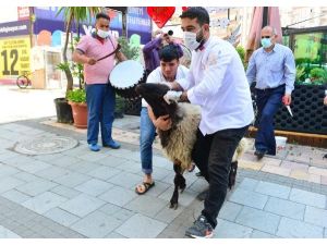 İşbaşı Yapan Kebapçılardan Davulu Zurnalı Kutlama