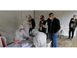 Bahçelievler'de Askere Gidecek Olan Gençlere Koronavirüs Testi Yapıldı