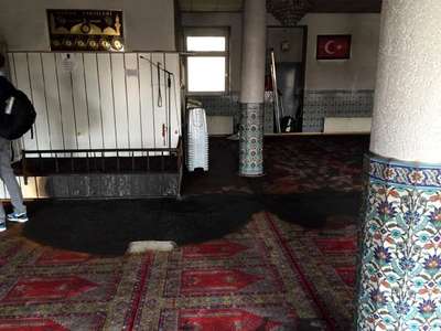 Almanya'da yine cami kundaklandı