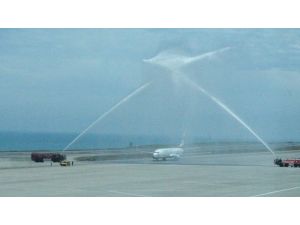 Korona virüs sürecinin ardından Trabzon Havalimanı’na uzun bir zaman sonra ilk tarifeli uçak seferi bugün gerçekleşti