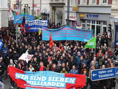 G-7 Zirvesi protesto edildi