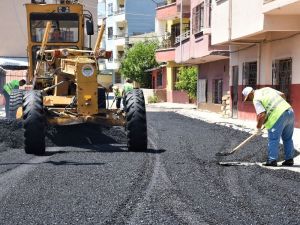 Toroslar’da asfalt çalışmaları devam ediyor