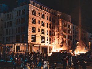 ABD'de protestolar büyüyor: Ağır silahlı asker görevlendirdi