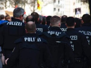 Almanya’da Selefilere baskın: Devleti “korona” bahanesiyle 61 bin 460 avro dolandırmışlar