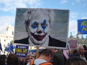 Boris Johnson, Covid-19’dan bir türlü kurtulamıyor