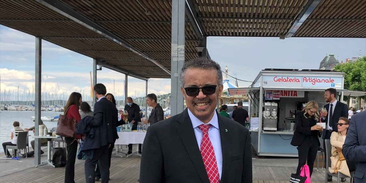 DSÖ direktörü maske takmadı: Cenevre'nin simgesi tarihi su fıskiyesi yeniden açıldı