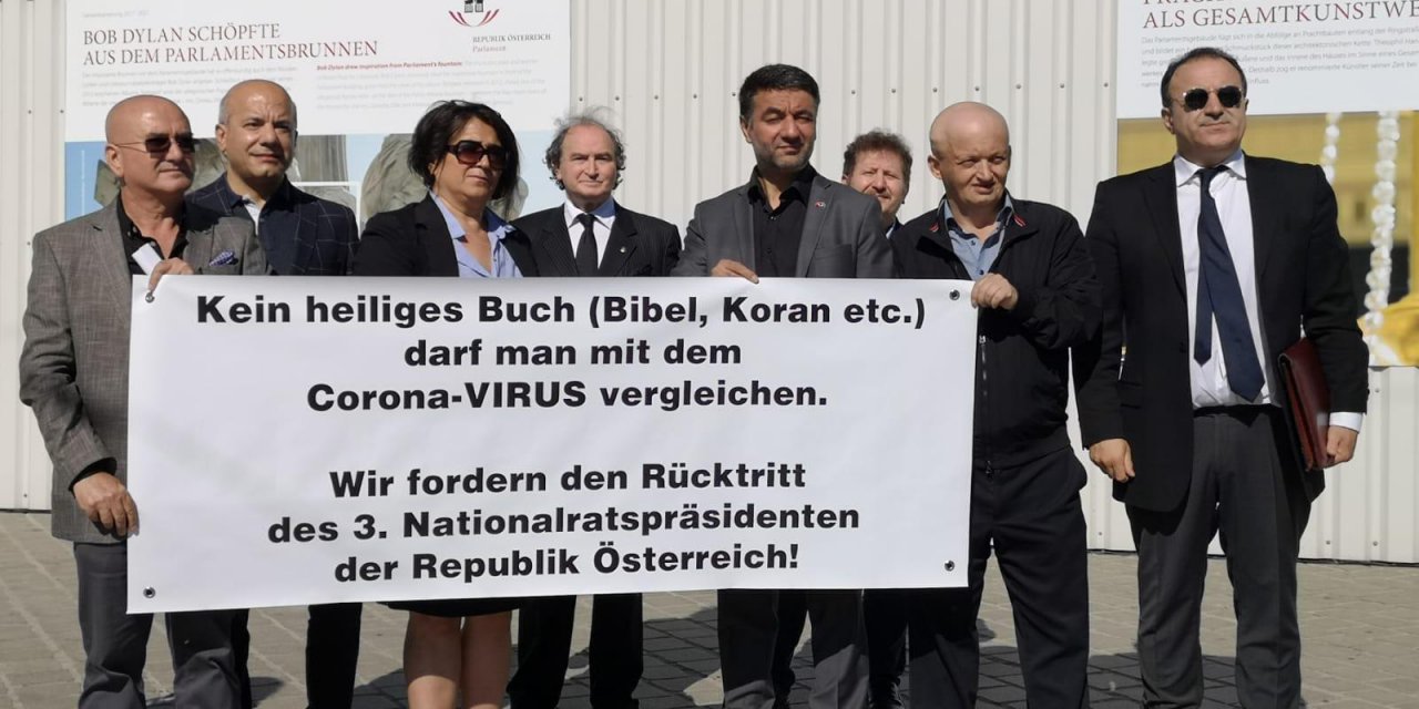 Avusturya meclisinin önüne siyah çelenk bıraktılar: Norbert Hofer’e istifa çağrısı