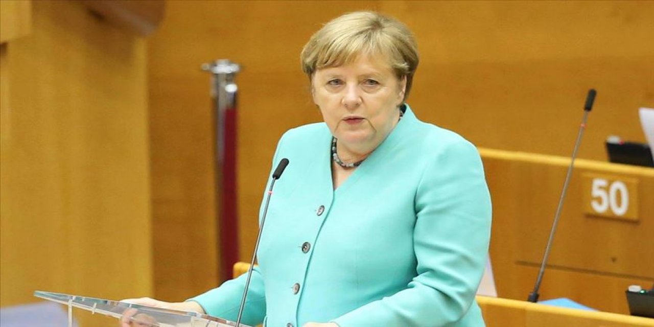 Angela Merkel’den çağrı: “Kurtarma fonu konusunda hızla anlaşma sağlamalıyız”