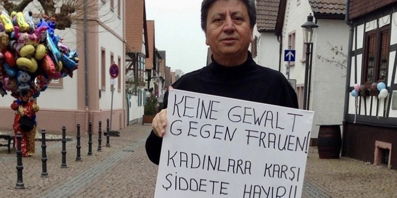 Milletvekili Tipi yine yaptı: Etek giydi, “kadına şiddete hayır“ dedi