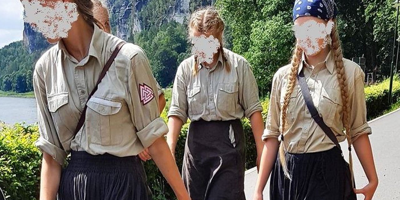 Doğu Almanya’da nazi yaz kampları: Nazi üniformaları ile şehir turu