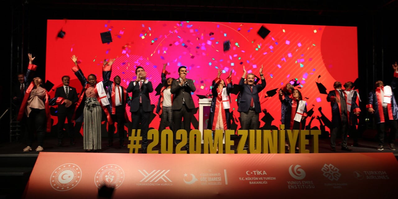 Türkiye bursları: 50 ülkeden 100 öğrenci mezun oldu