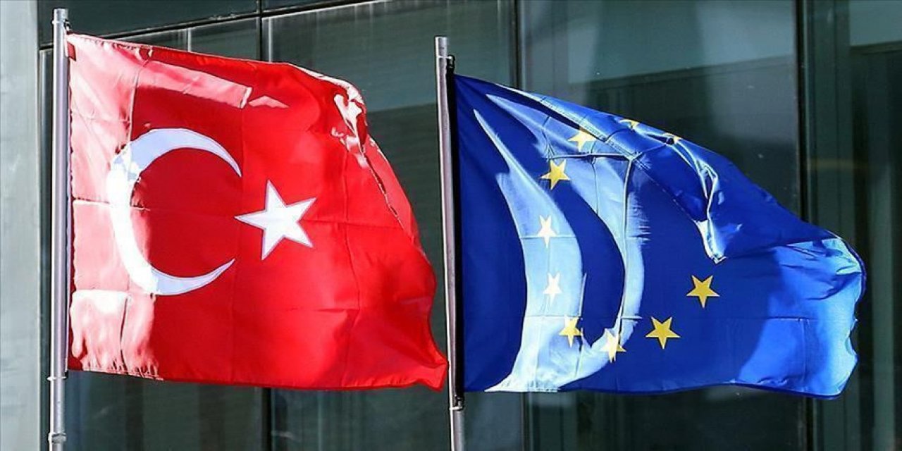Sosyal medya düzenlemesine sert yorum: “Türkiye-AB müzakereleri sona ermeli“