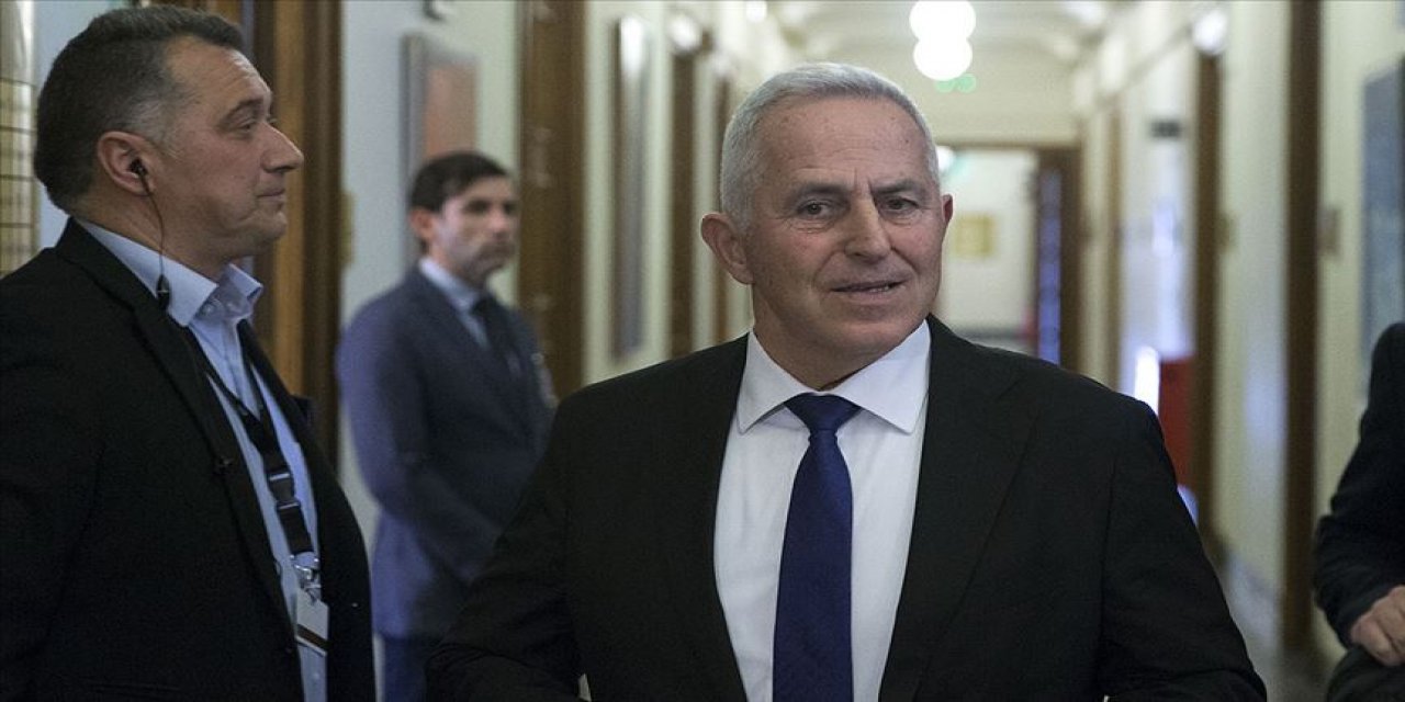  Yunanistan’ın eski Savunma Bakanı Apostolakis: “Avrupalılar, Türkleri tercih eder”