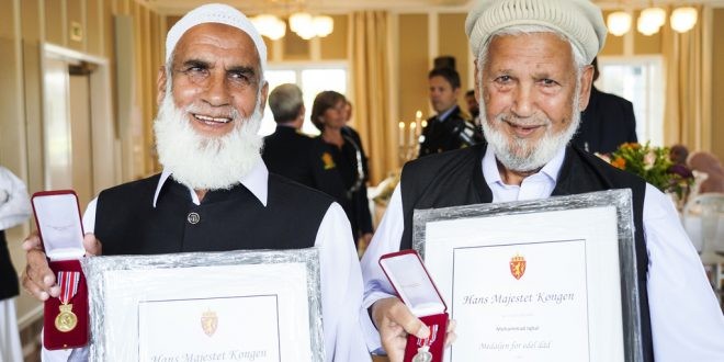 Norveç’te cami saldırısını engellemişlerdi: Hoşgörüsüzlüğe karşı ayakta durmanın simgeleri