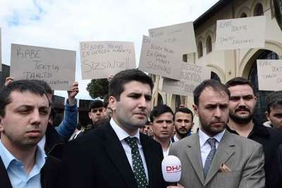 Ülkücüler, Kâbe maketini protesto etti