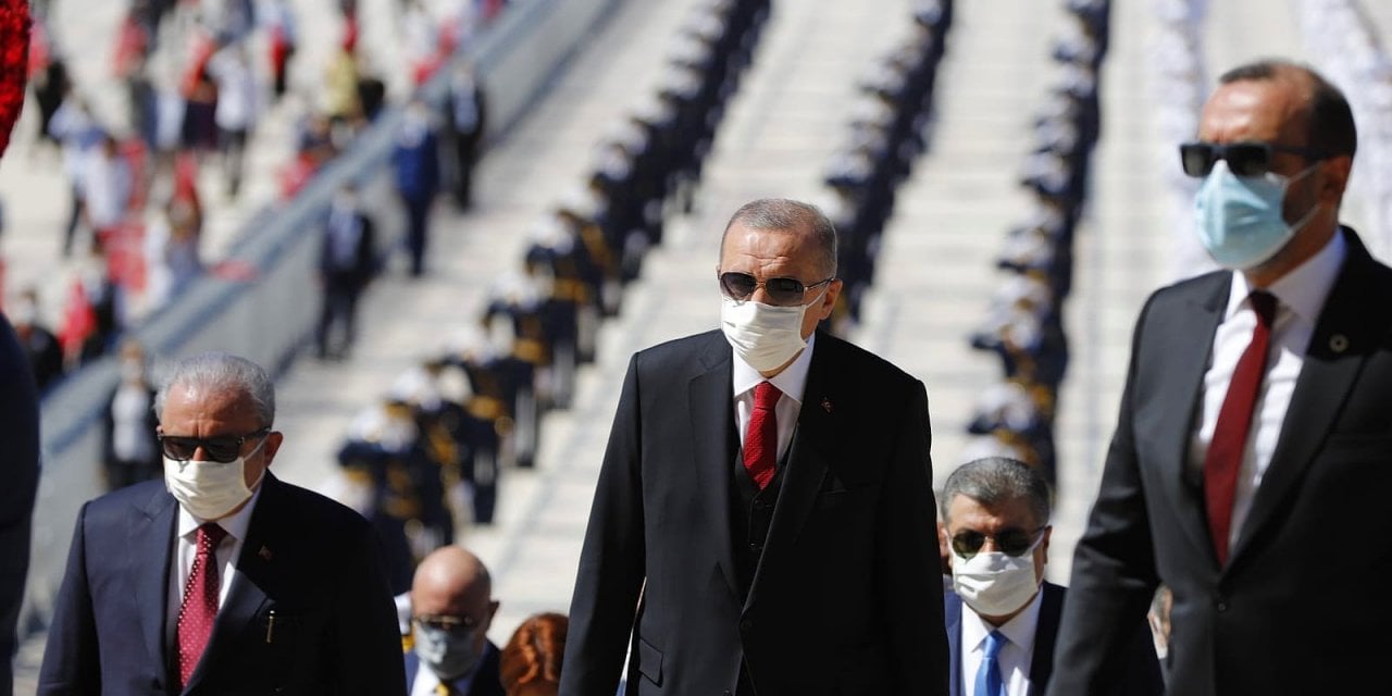 Halka kapalı olan törene şakşakçılar girdi: Recep Tayyip Erdoğan sloganı attılar!