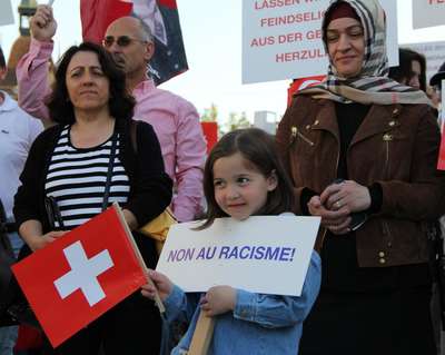 İsviçreli Türklerden dostuk mesajı