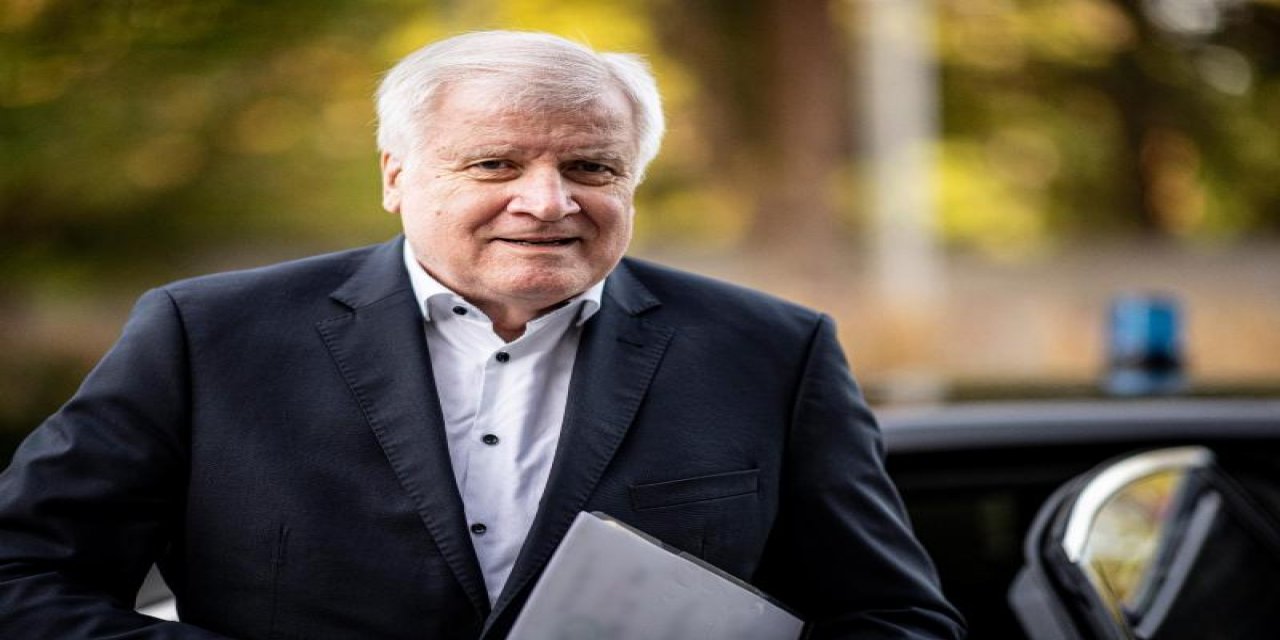 Teşkilattaki “aşırı sağ” skandala rağmen: Bakan Seehofer’den poliste ırkçılık araştırmasına ret