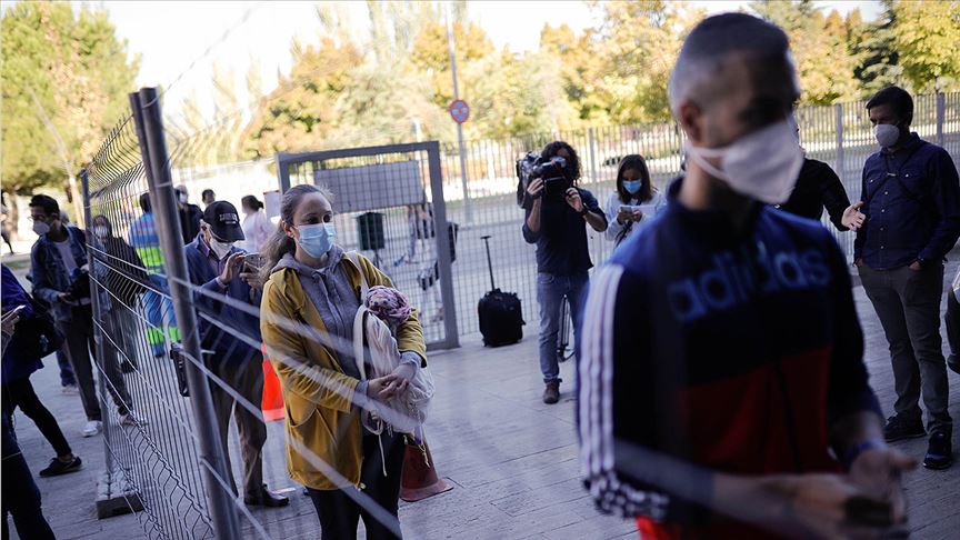 Koronavirüs vakalarındaki artış ürküttü: Madrid’e giriş ve çıkışlar kapatıldı