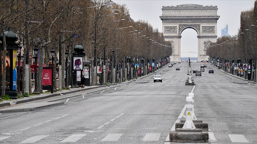 “Paris yanıyor”: Macron günlerinde korona, korona günlerinde Macron