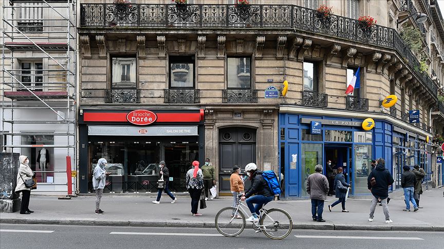 Fransa’da salgında son sürat: 52 bin 10 yeni vaka