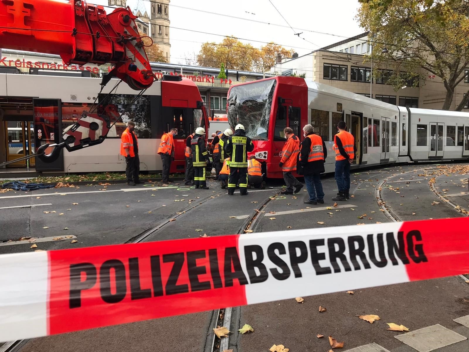 Almanya'da iki tramvay kafa kafaya çarpıştı:1'i ağır 20 yaralı