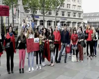 Kosovalılar protesto düzenledi