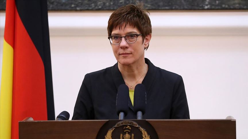 Daha önce de Sağlık Bakanı Spahn girmişti: Savunma Bakanı Kramp-Karrenbauer karantinada