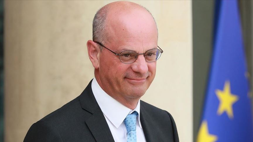 Eğitim Bakanı çizgi romana tahammül edemedi: Sansüre tepki yağdı