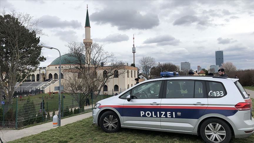 Viyana Paris’i izliyor: Avusturya’da teröristin gittiği camiye kapatma kararı