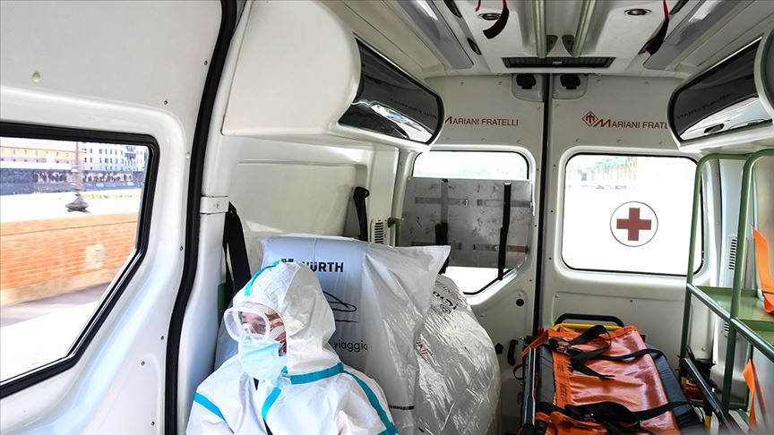 Fransa’da Covid-19 hız kesse de kısıtlamalara devam