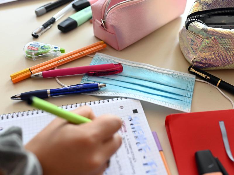 Öğretmenler endişeli: Almanya’da 300 binden fazla öğrenci karantinada