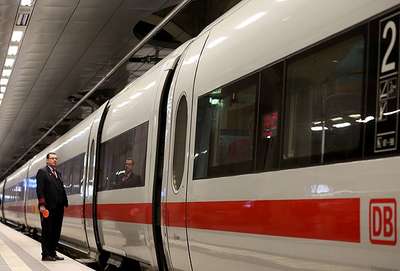 Viyana - Budapeşte tren seferleri durduruldu