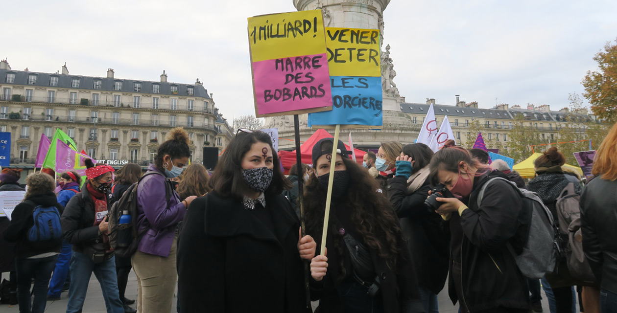Korona görünür kıldı: Paris’te kadınlardan aile içi şiddete karşı protesto