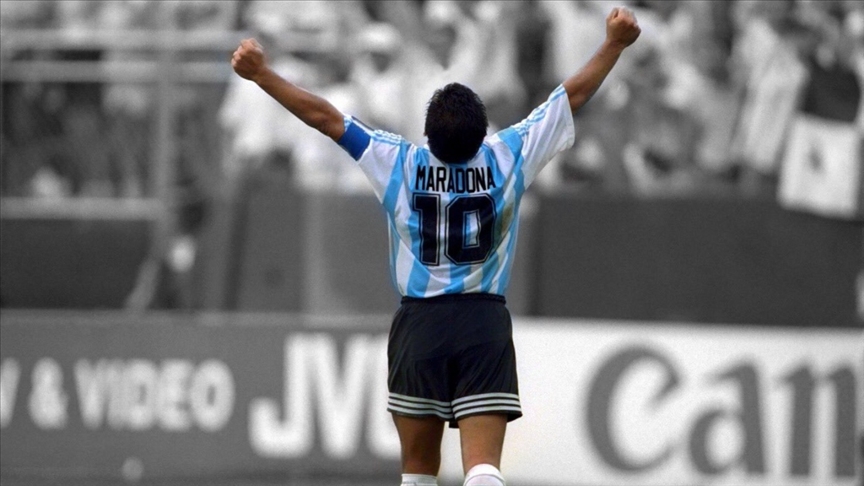 “Zamanımızın Bir Kahramanı”: Maradona için Alman, İngiliz ve İspanyol futbolunun devlerinden mesajlar