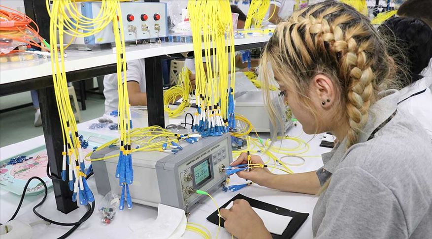 “Kârdan zarar” gibi: Almanya’da fabrika siparişleri koronaya rağmen artış gösterdi