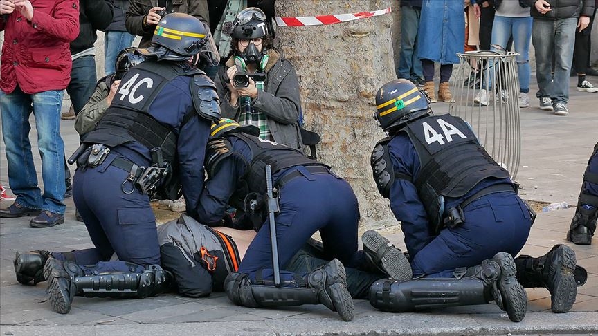 Polis şiddetine göz yummakla suçlanıyor: Paris Emniyet Müdürü’nün istifası istendi