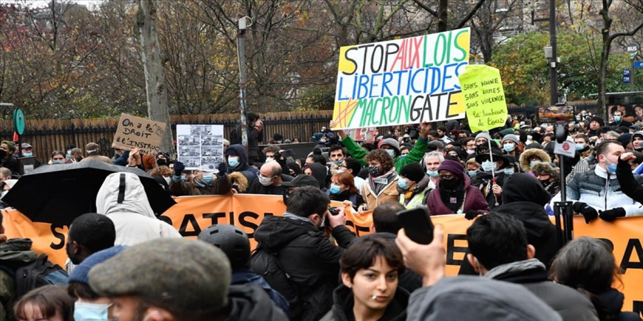 Fransa’da Macron yine protesto edildi: 26 bin kişi sokağa çıktı