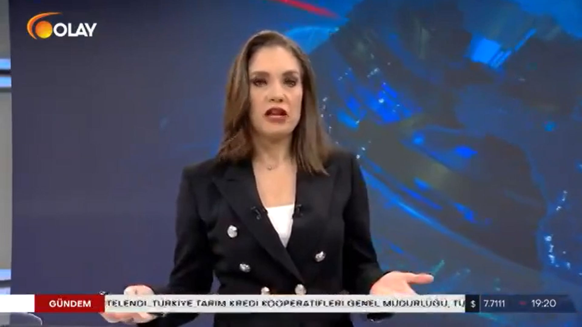 Nevşin Mengü'den 'fuhuş evi' tepkisi: Öğrencilerin seks hayatını saymakla mı görevlisiniz?