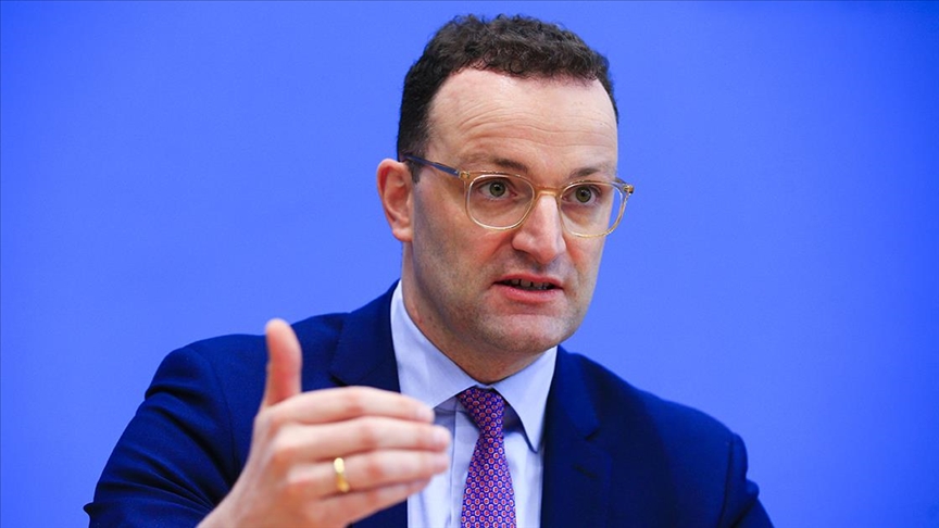 “Aşıya etkisi yok”: Almanya Sağlık Bakanı Spahn yüreklere su serpti